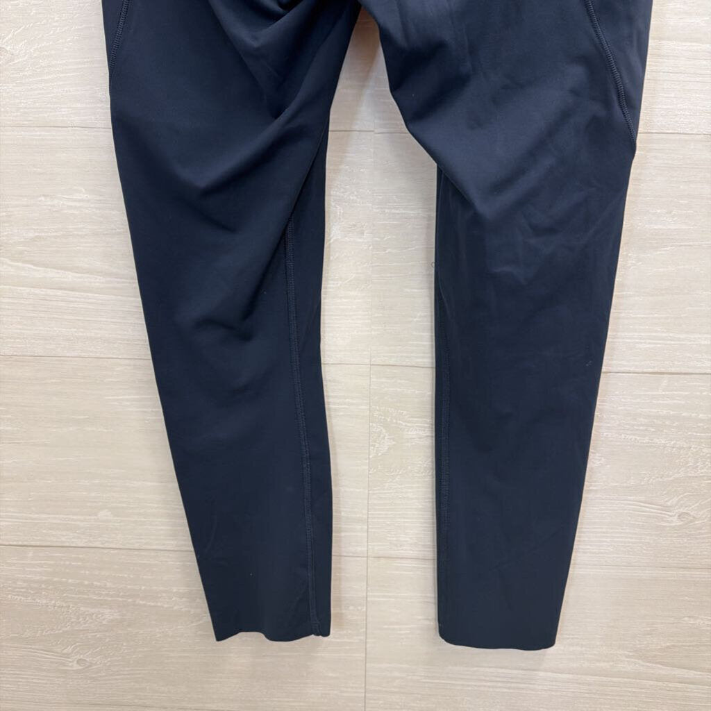Lululemon Navy Cropped Athletic Leggings 6