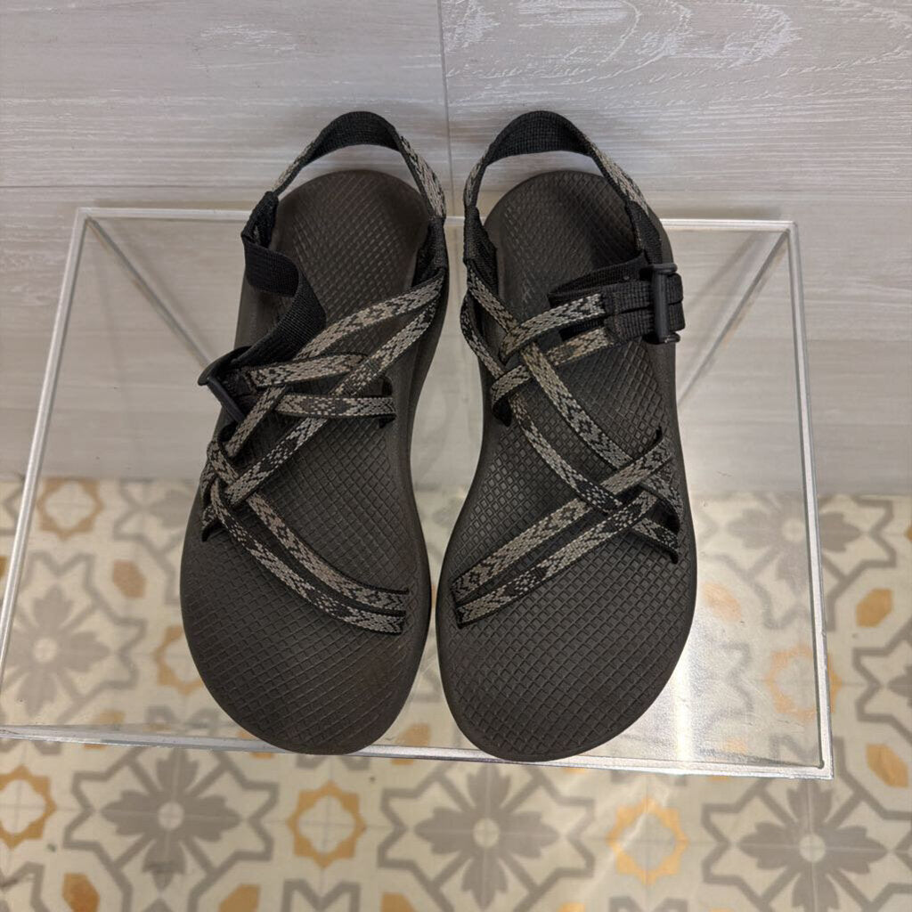Chaco Black/ Grey Print Strap Classic Sandals 8