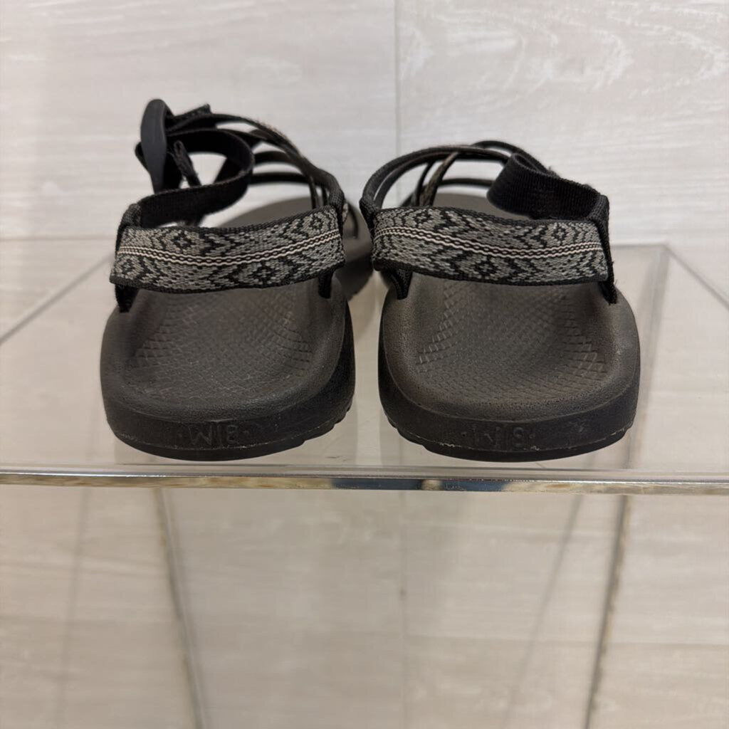Chaco Black/ Grey Print Strap Classic Sandals 8
