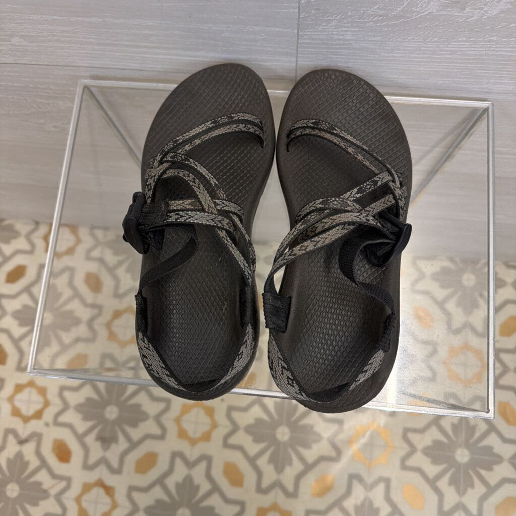 Chaco Black/ Grey Print Strap Classic Sandals 8