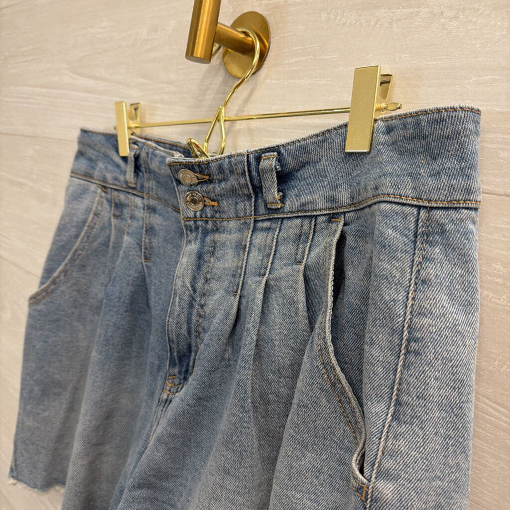 Wild Fable Light Wash High Waisted Denim Shorts 12