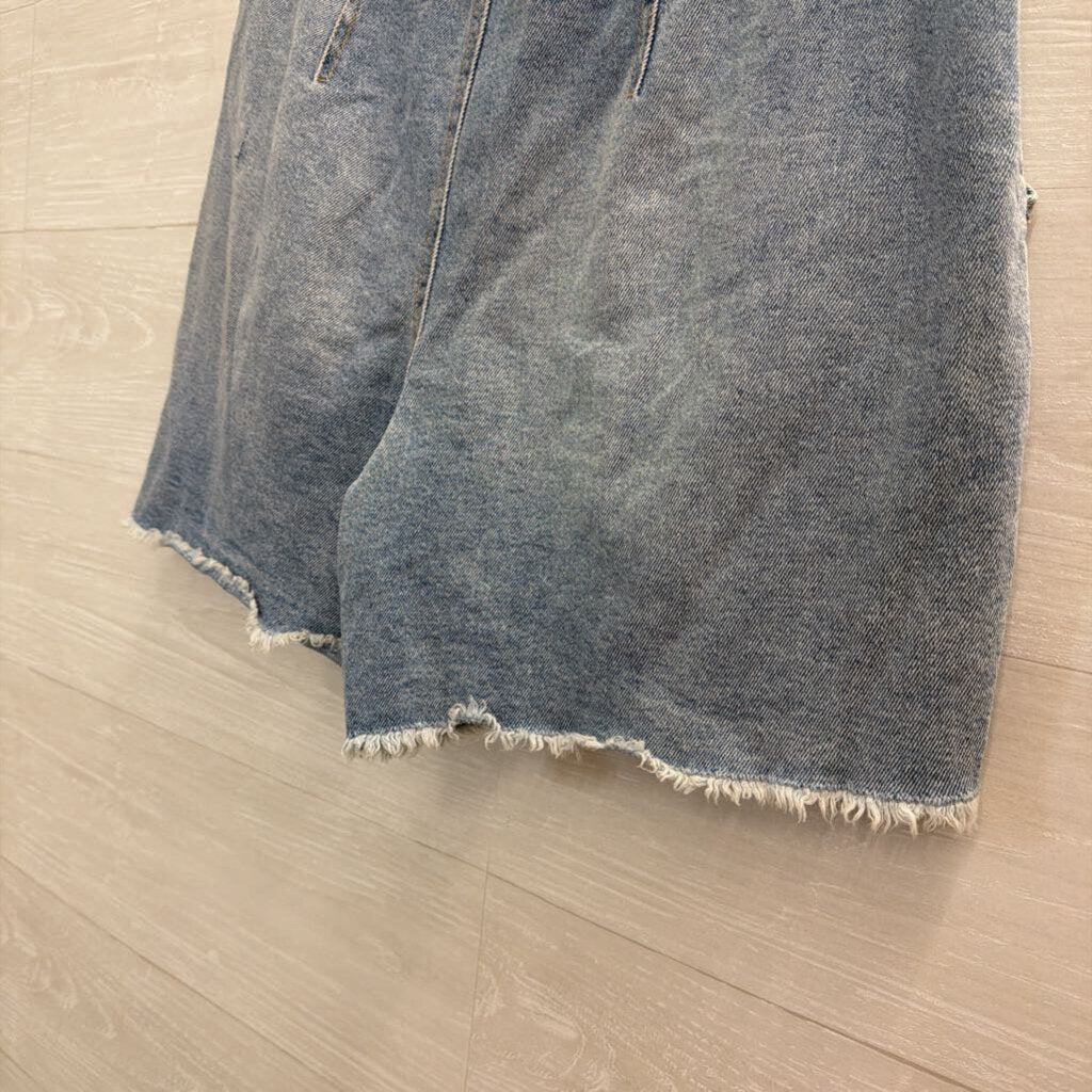 Wild Fable Light Wash High Waisted Denim Shorts 12