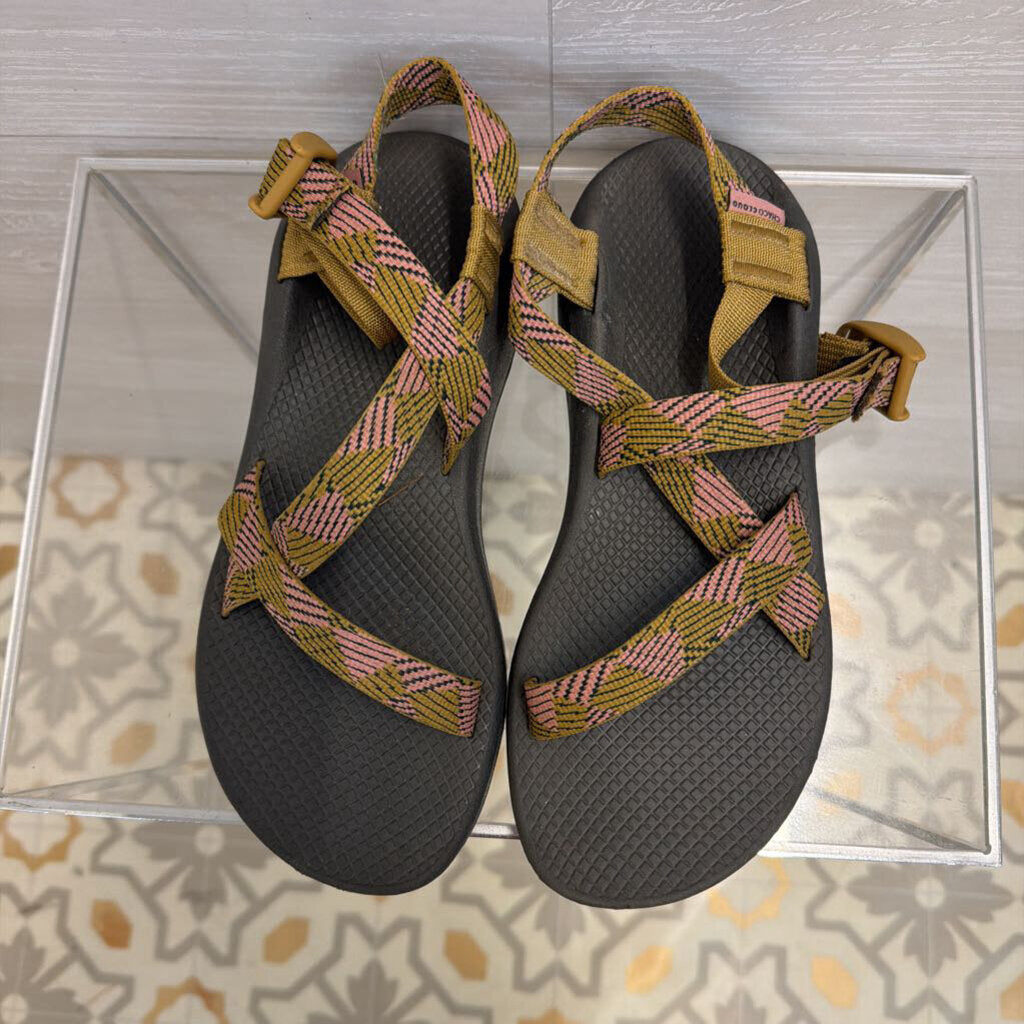 Chaco Grey/ Green/ Pink Print Strap Classic Sandals 9