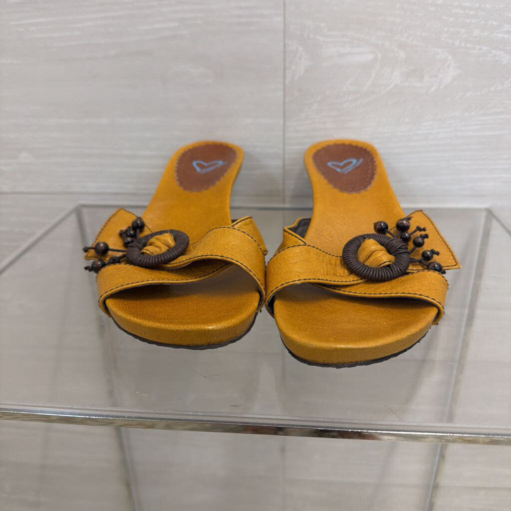 Corazon Azul Yellow Leather Beaded Sandal Heels 38