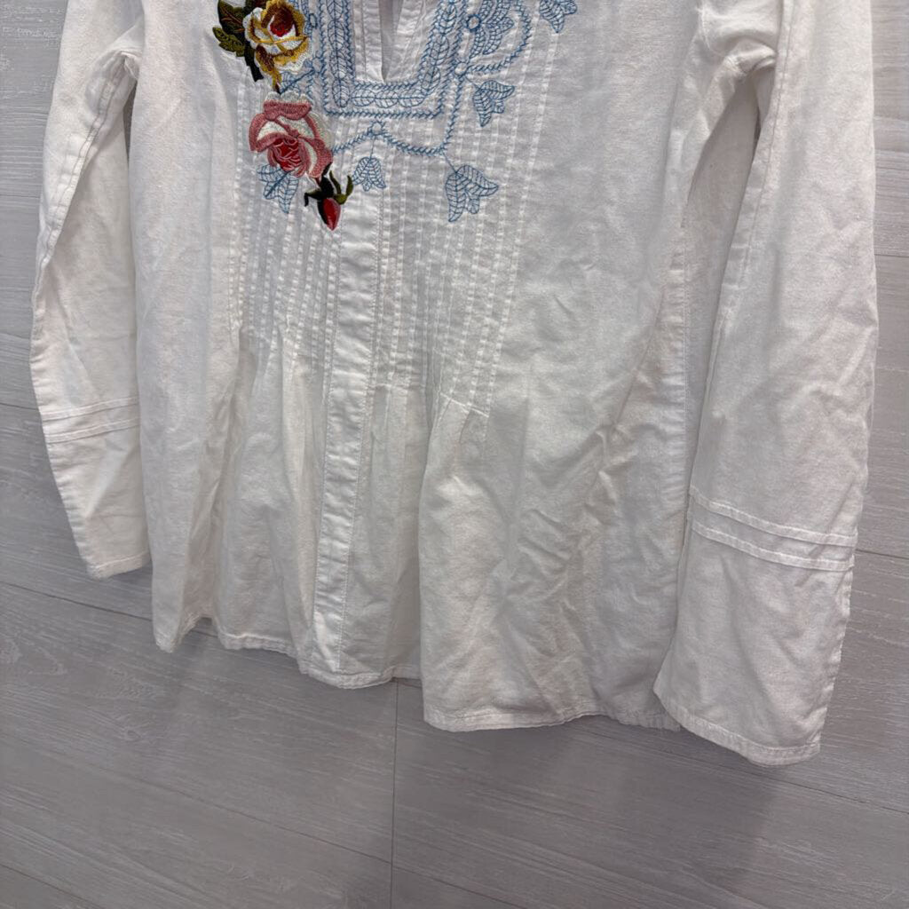 WE White/ Multi Embroidered Long Sleeve Top Small
