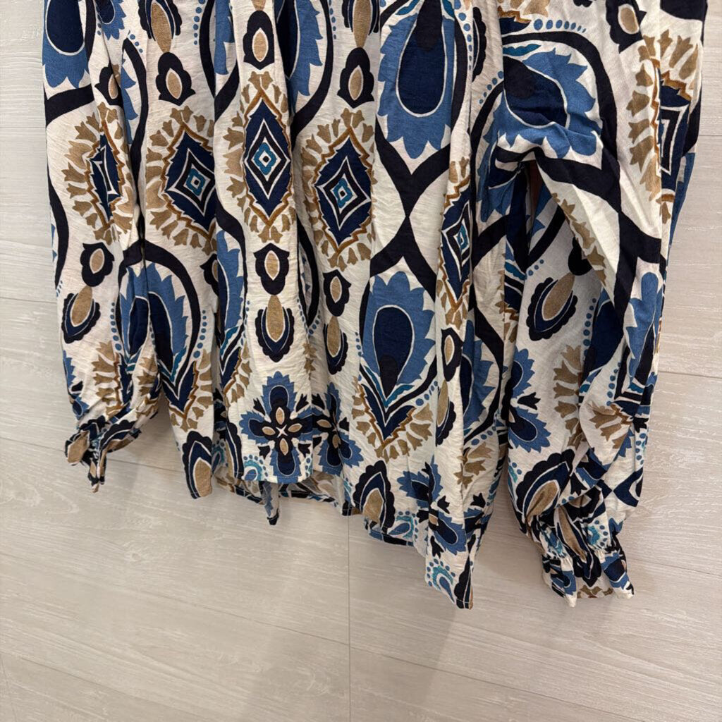 Artistic Works by Lu White/ Blue Print Long Sleeve Top Medium