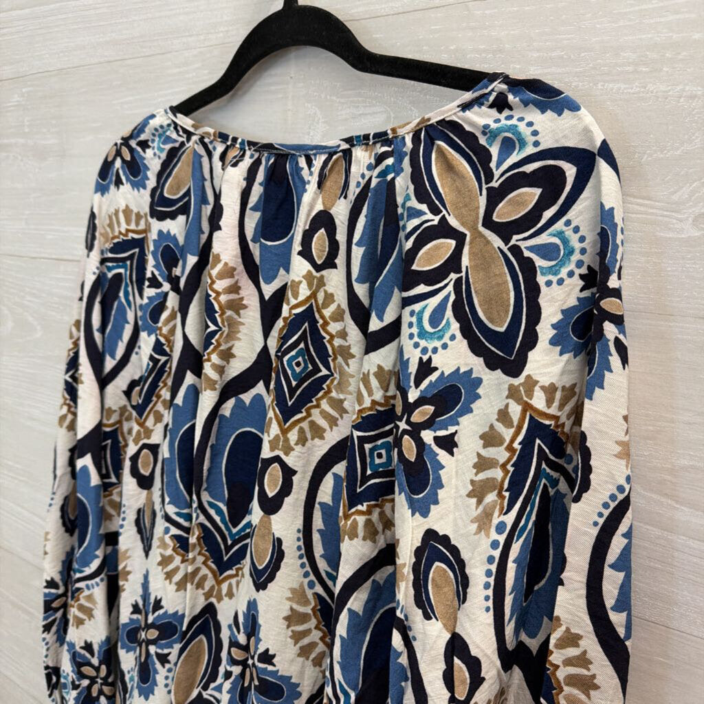 Artistic Works by Lu White/ Blue Print Long Sleeve Top Medium