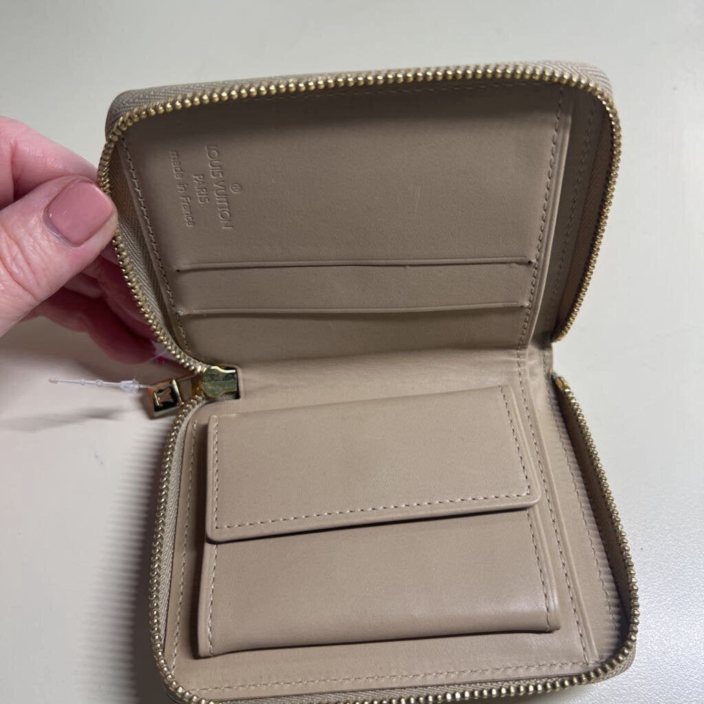 Louis Vuitton Yellow Vernis Patent Leather Wallet