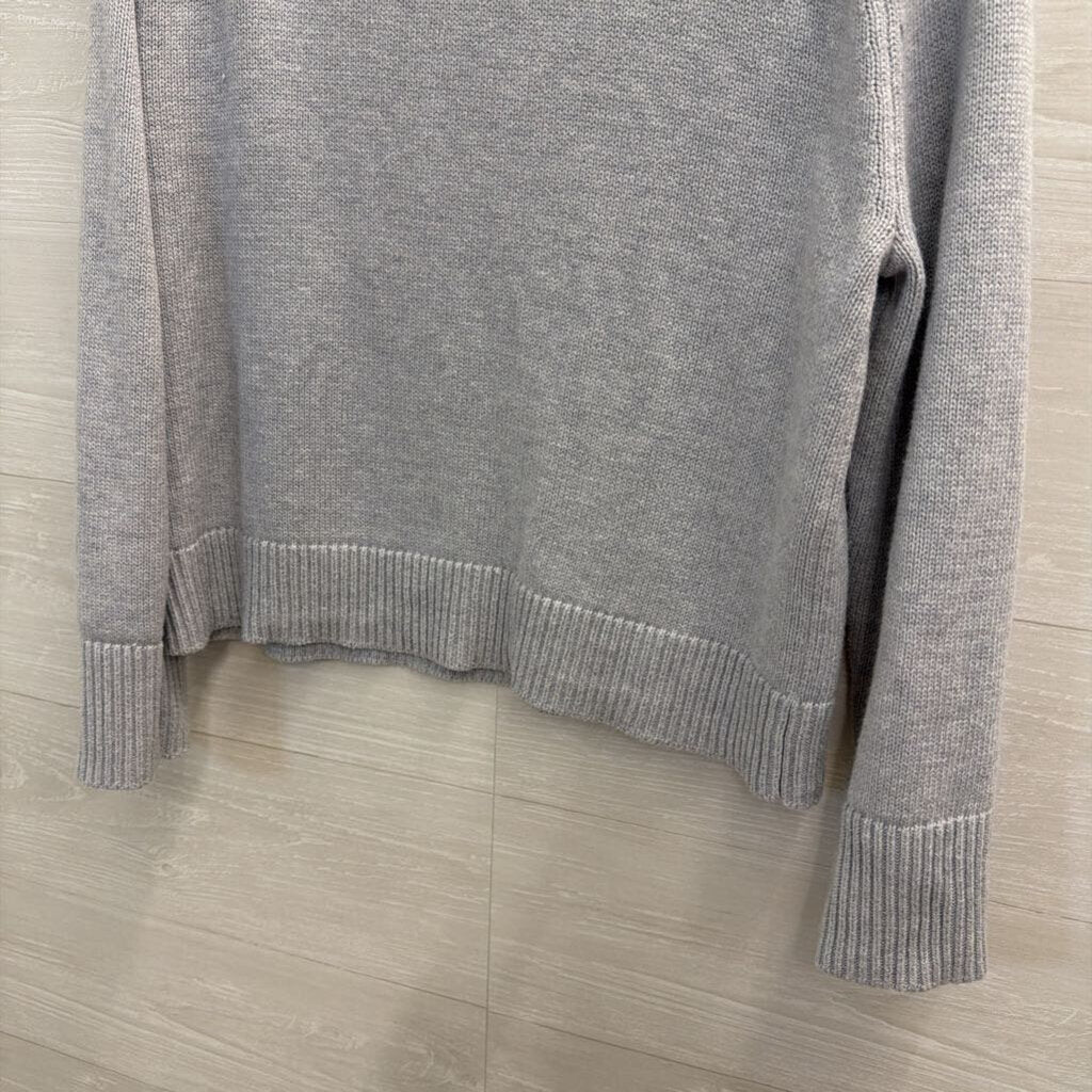 Abercrombie and Fitch Grey/ Red Knit Cherry Sweater Top Small
