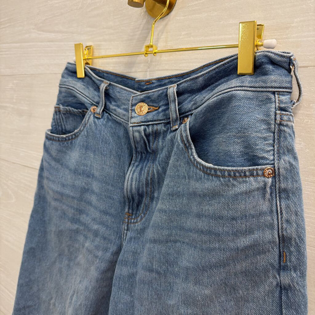Express Medium Wash Denim Jorts 0