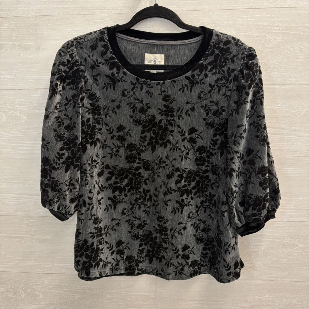 Umgee Black Velvet Print Short Puff Sleeve Top Small