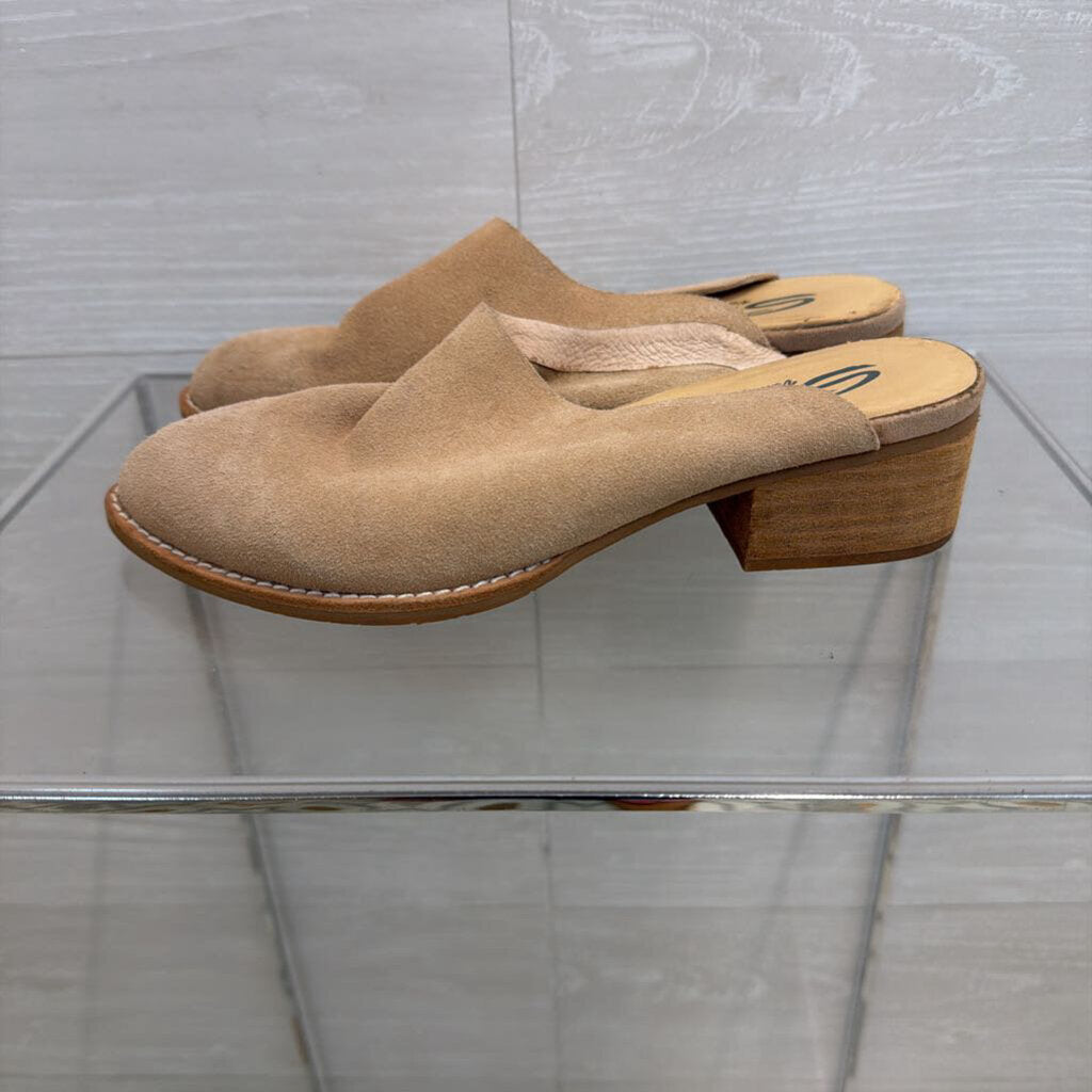 Sbicca Beige Suede Mules 7