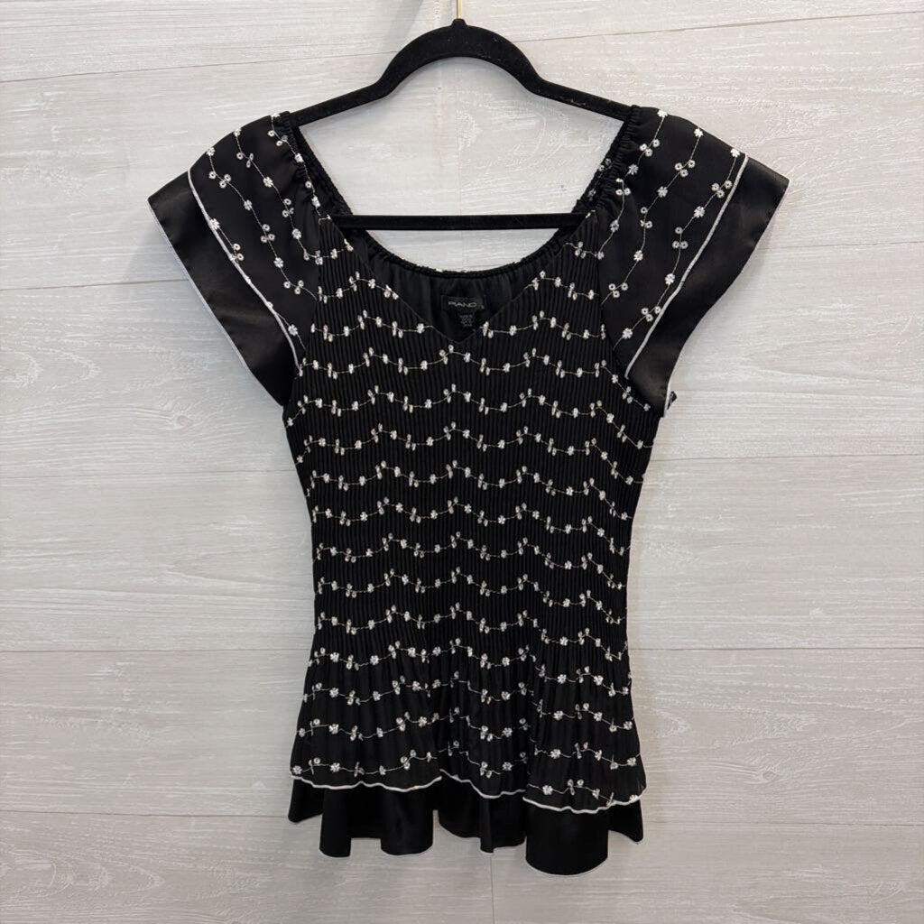 Piano Black/ White Print Pleated Short Sleeve Top Small