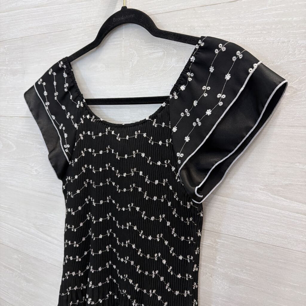 Piano Black/ White Print Pleated Short Sleeve Top Small