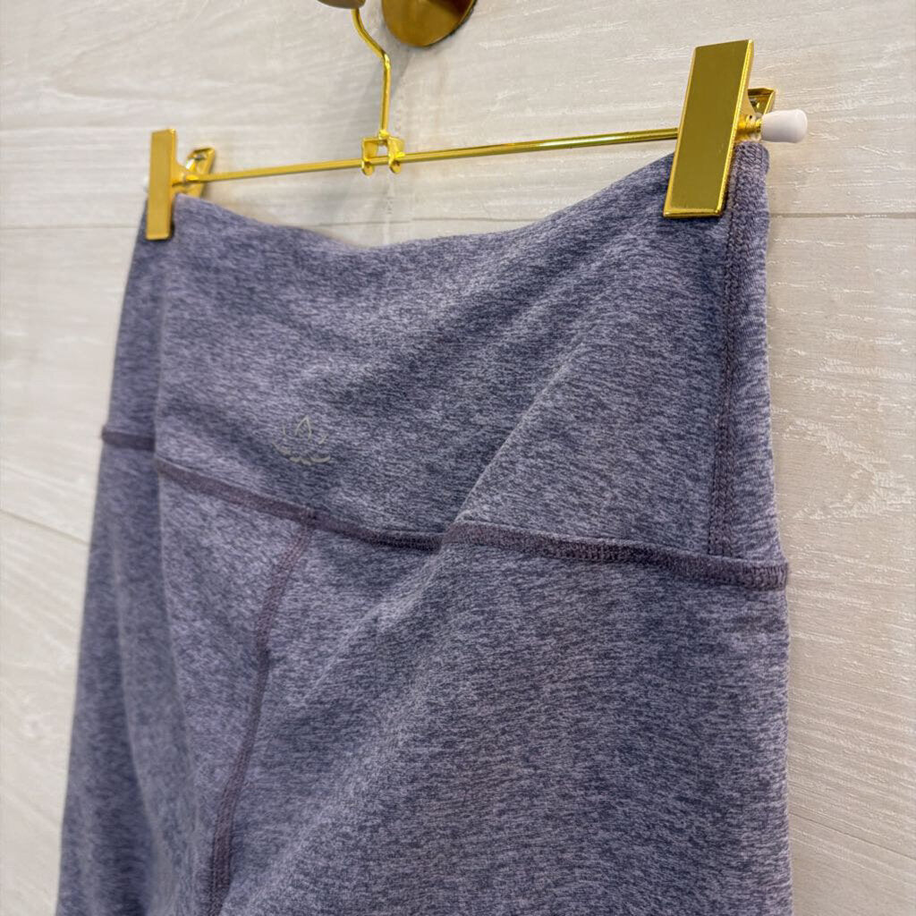 Beyond Yoga Soft Heathered Blue Biker Shorts Medium