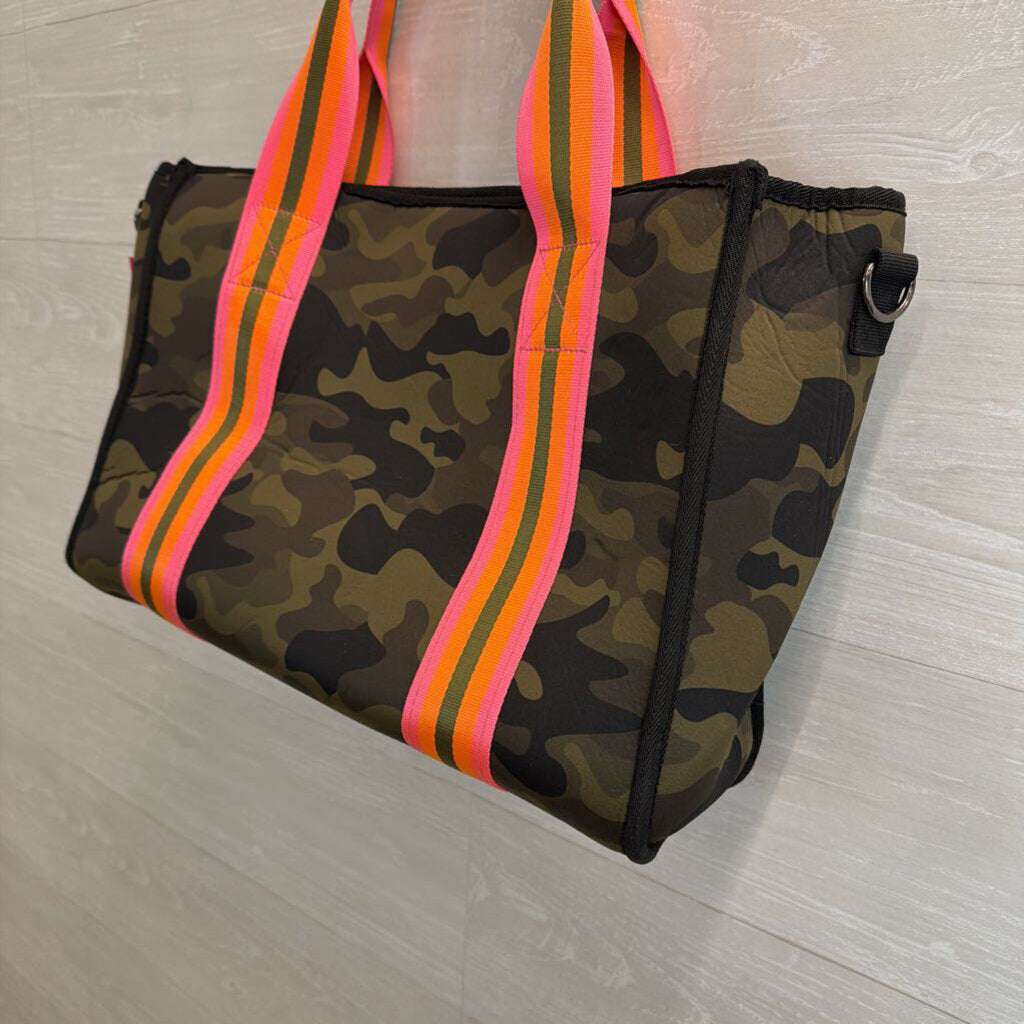 Haute Shore Green/ Multi Camo Print Neoprene Isla Tote Bag