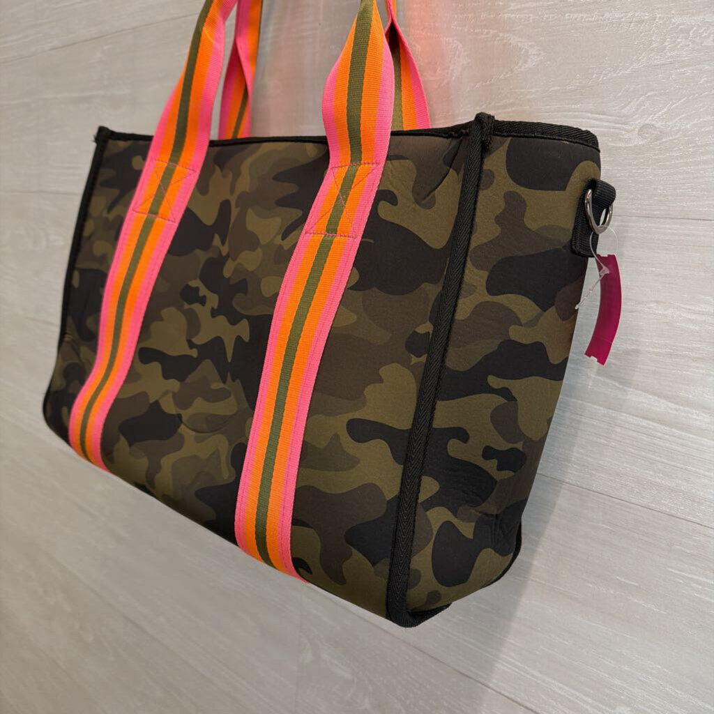 Haute Shore Green/ Multi Camo Print Neoprene Isla Tote Bag