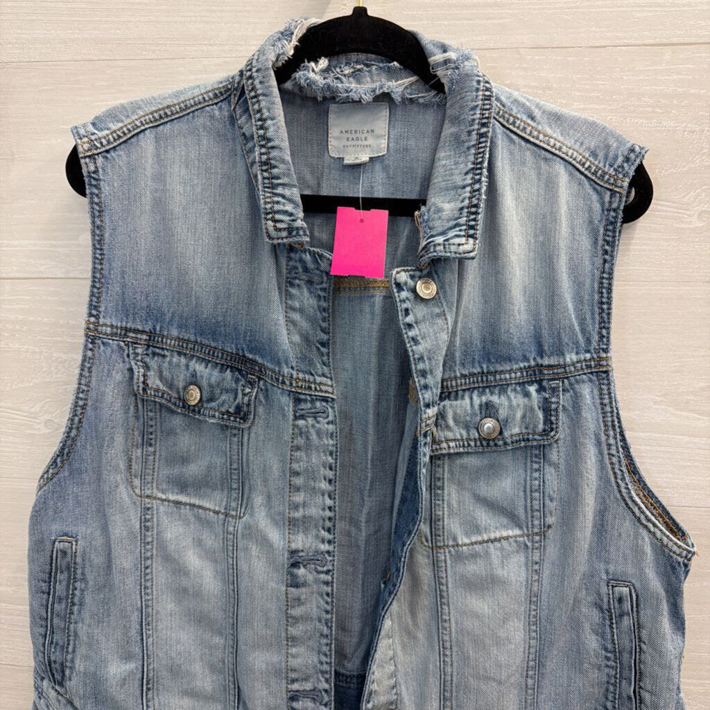 American Eagle Light Wash Cropped Distressed Denim Vest XXL