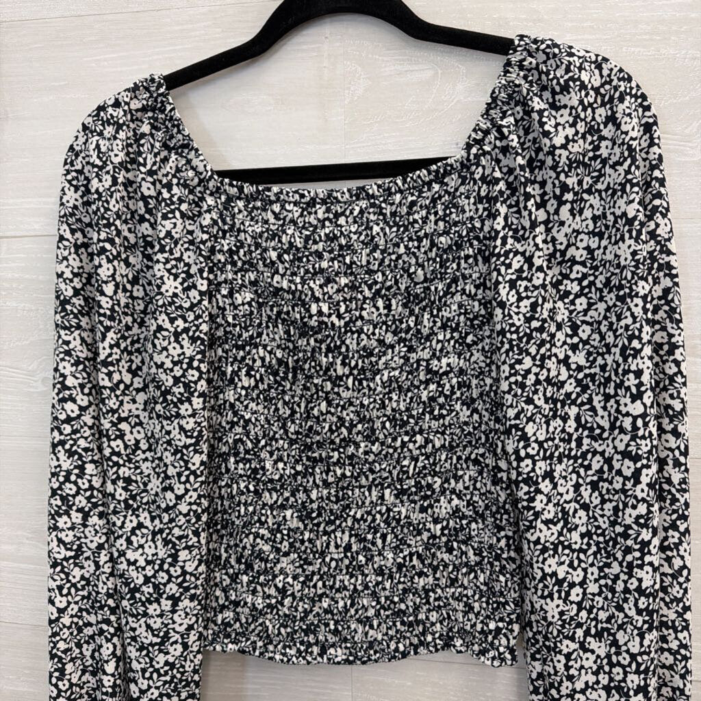Sienna Sky Black/ White Print Cropped Long Sleeve Top Extra Small