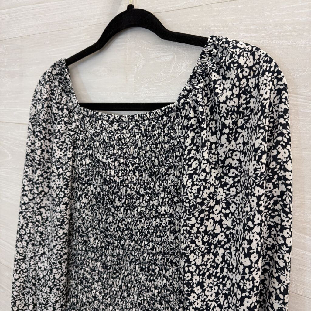 Sienna Sky Black/ White Print Cropped Long Sleeve Top Extra Small