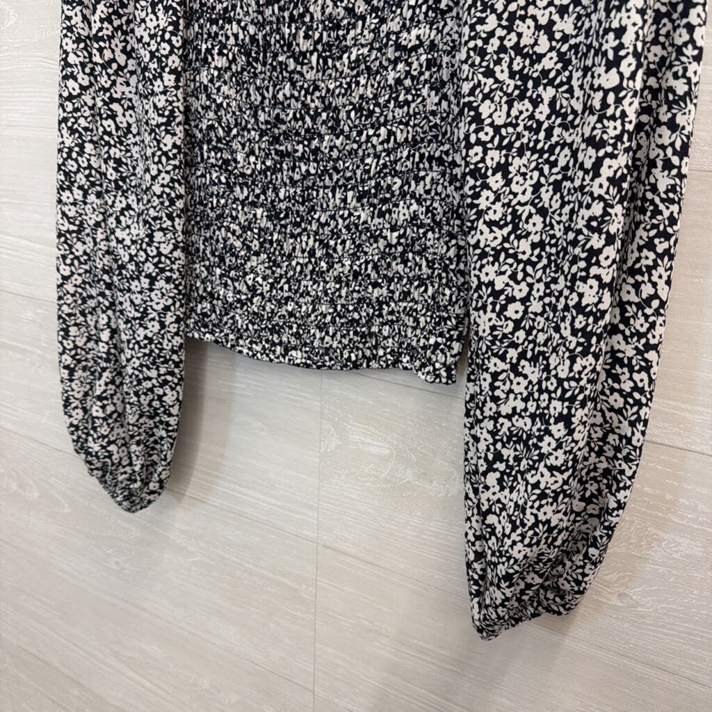 Sienna Sky Black/ White Print Cropped Long Sleeve Top Extra Small