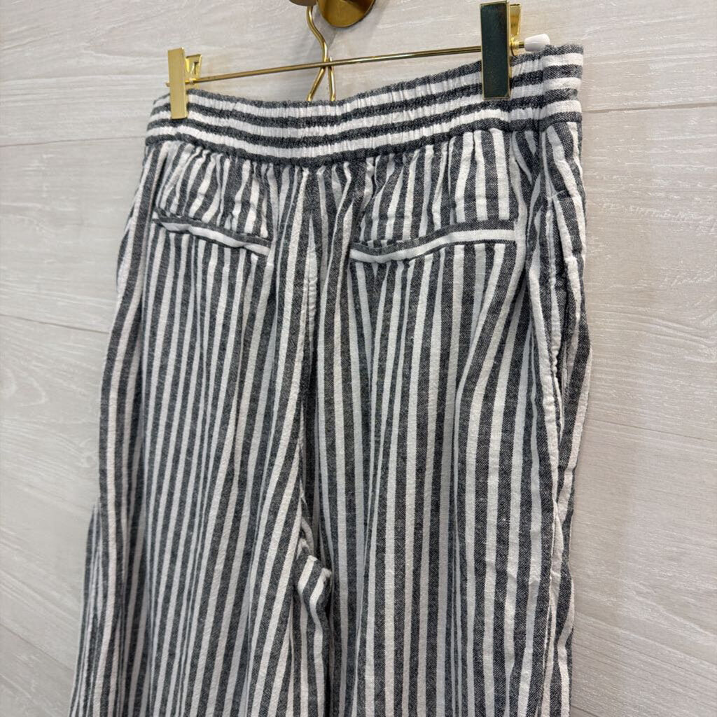 Banana Republic Grey/ White Striped Wide Leg Cropped Pull On Pants Small