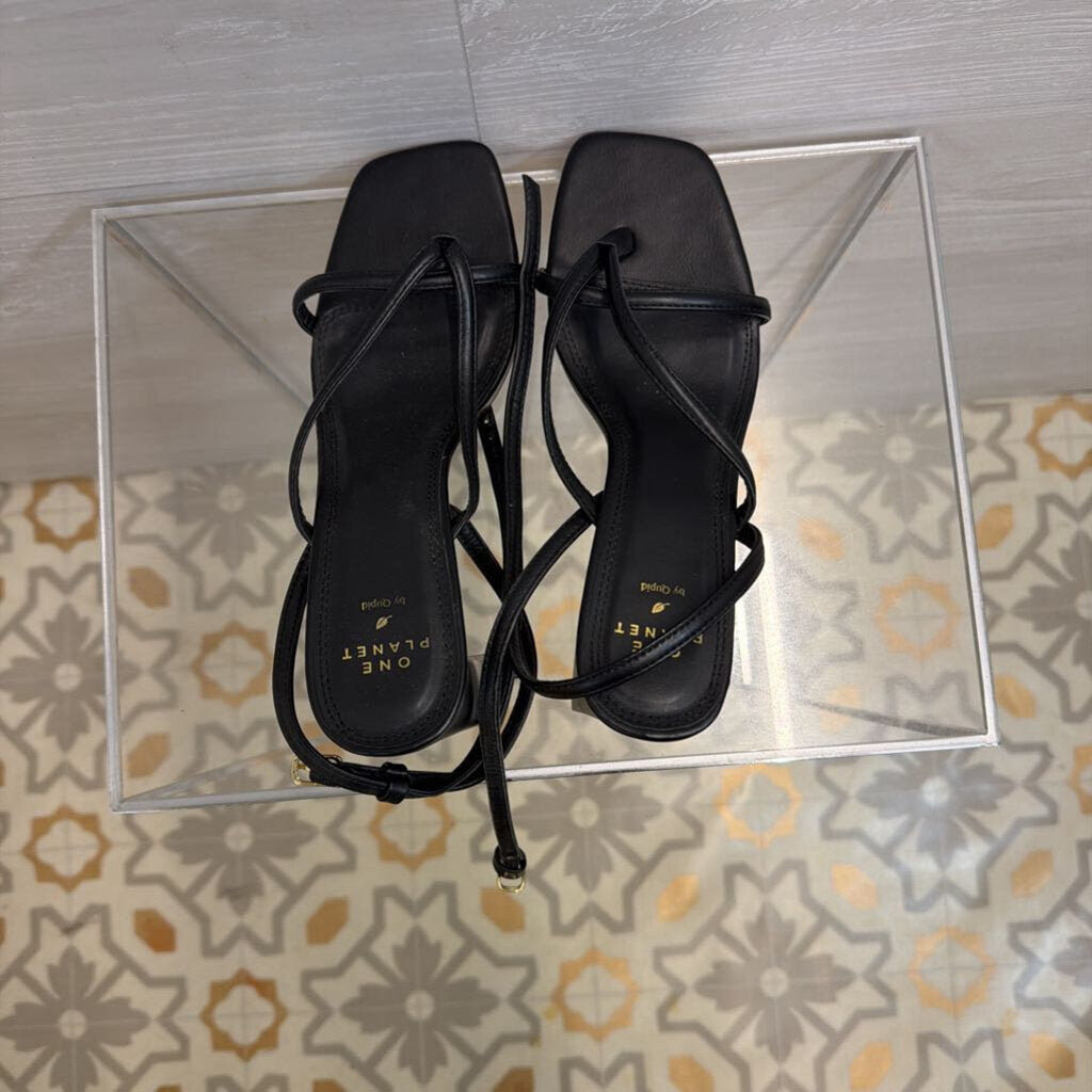 One Planet by Qupid Black Strappy Square Toe Heels 8