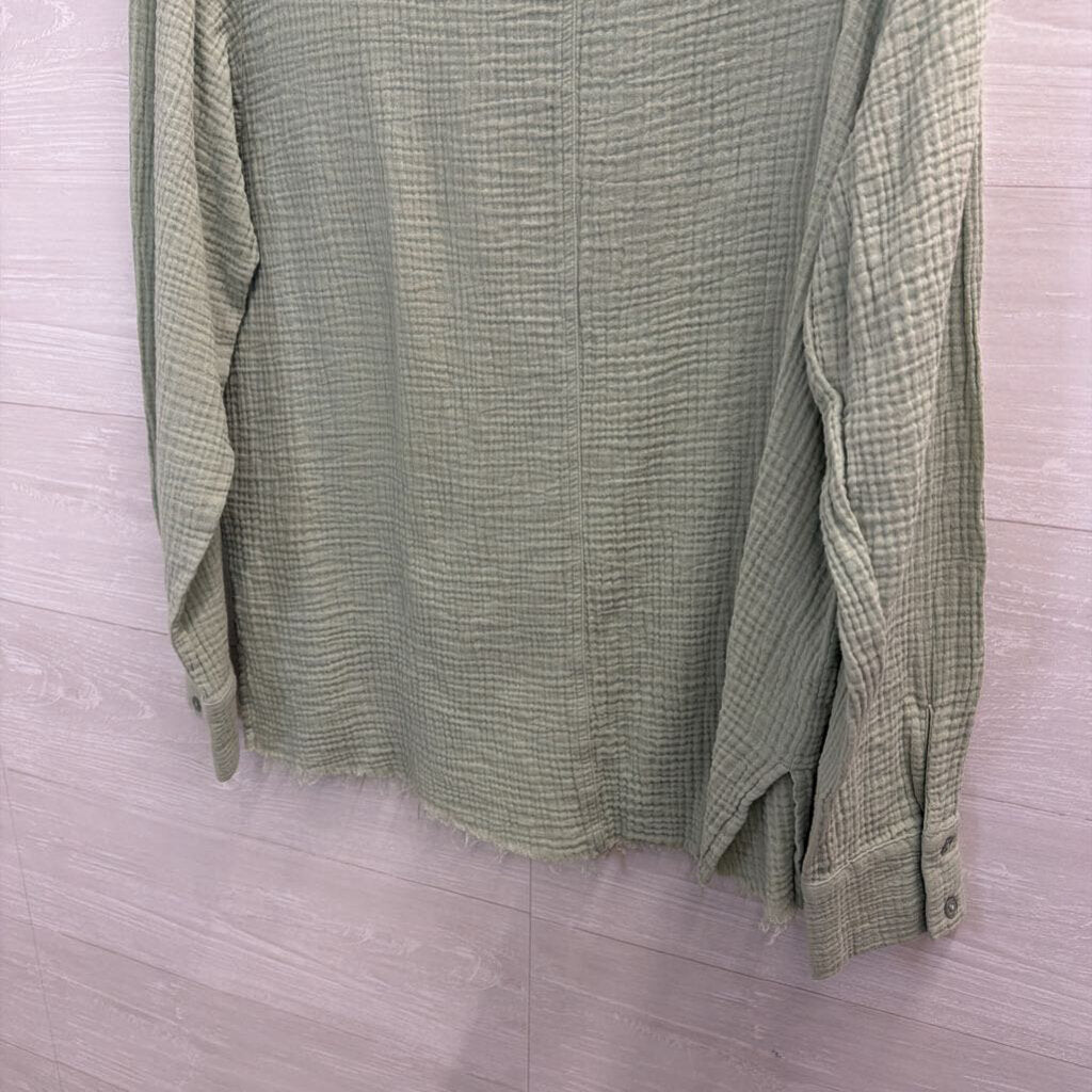 New In Green Textured Long Sleeve Button Down Top Medium