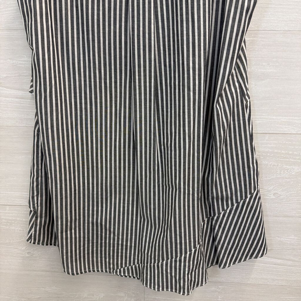 Finley Grey/ White Striped Sleeveless Button Down Top Small