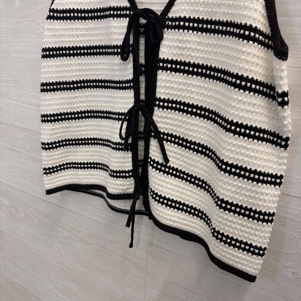Cyrus White/ Black Knit Striped Tie Front Sleeveless Top Medium