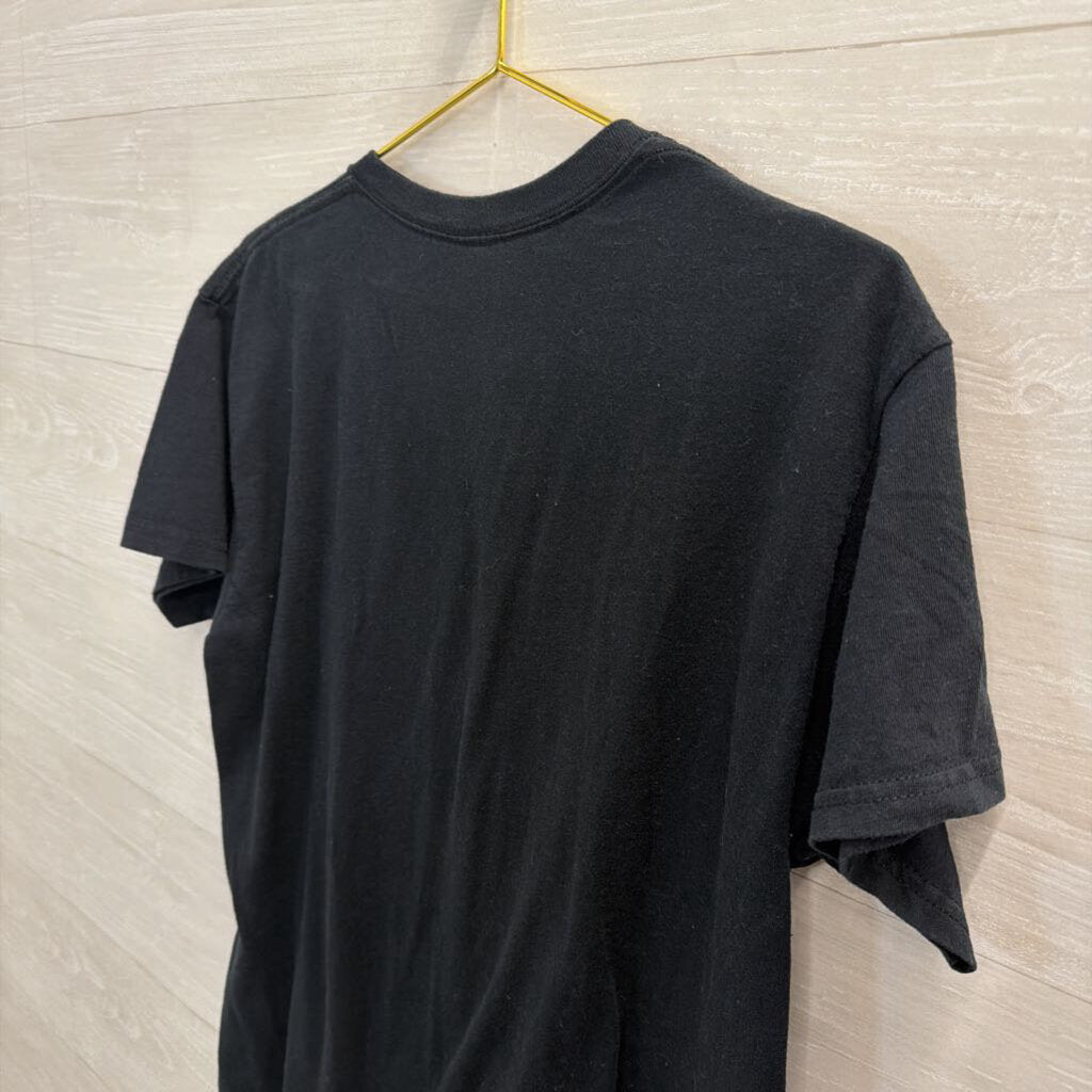 DOM Black Cat Short Sleeve Graphic Tee Large
