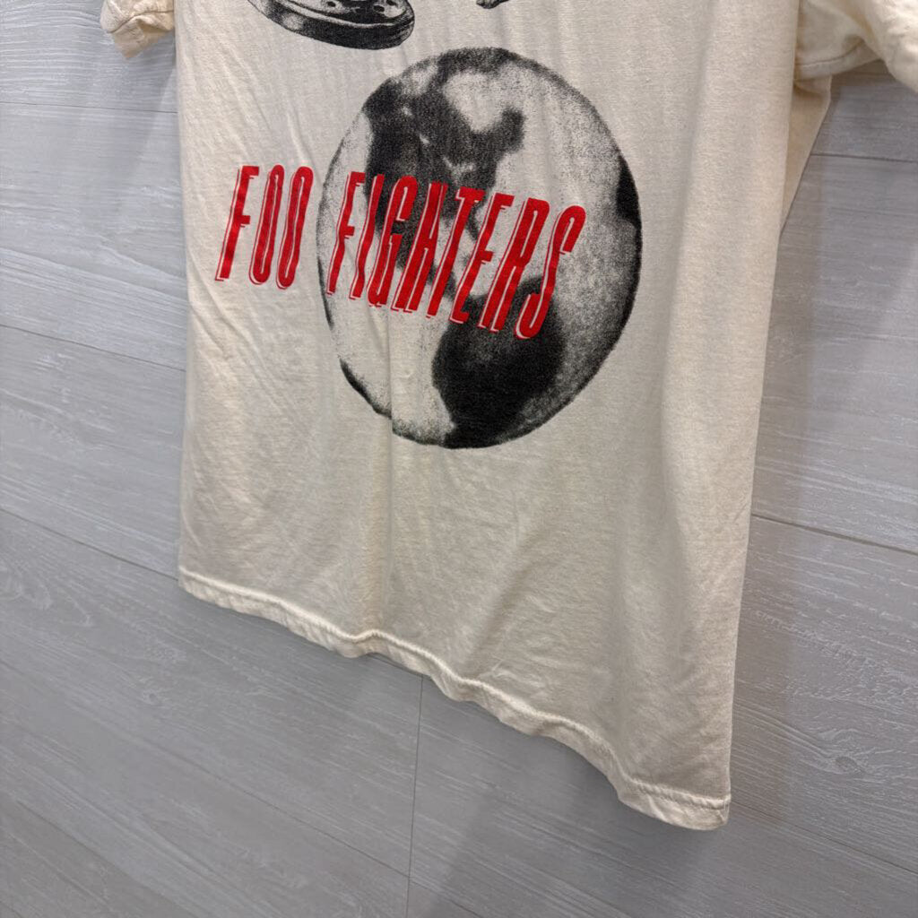 Foo Fighters Cream Short Sleeve Graphic Tee Small