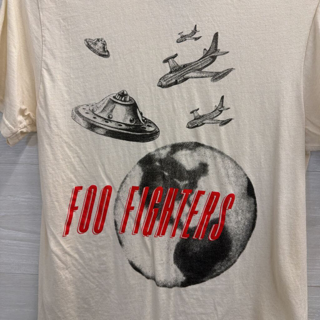 Foo Fighters Cream Short Sleeve Graphic Tee Small