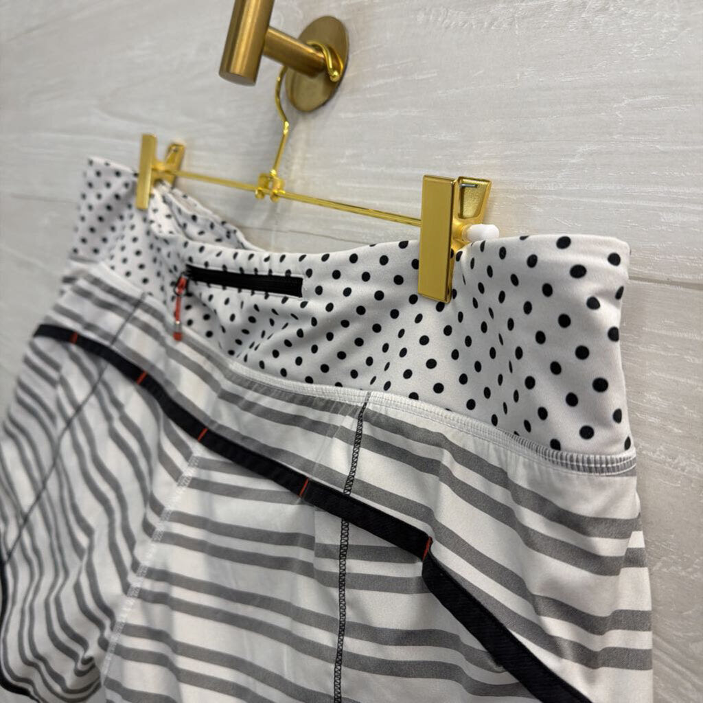 Lululemon White/ Grey/ Black Print Athletic Shorts M/L