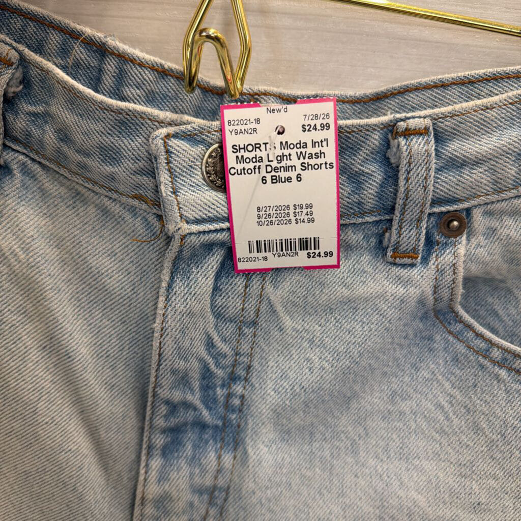Moda Light Wash Cutoff Denim Shorts 6