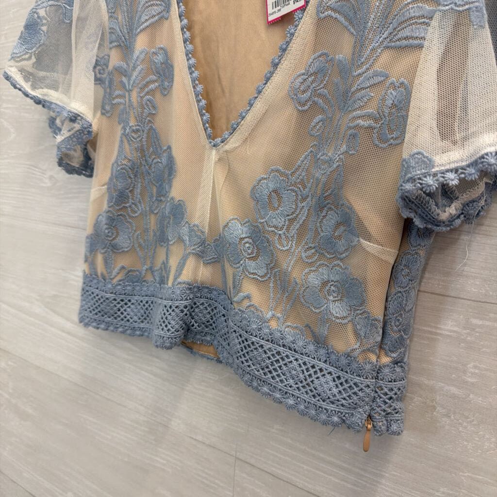 Altar'd State Blue/ Beige Embroidered Cropped Short Sleeve Top Extra Small