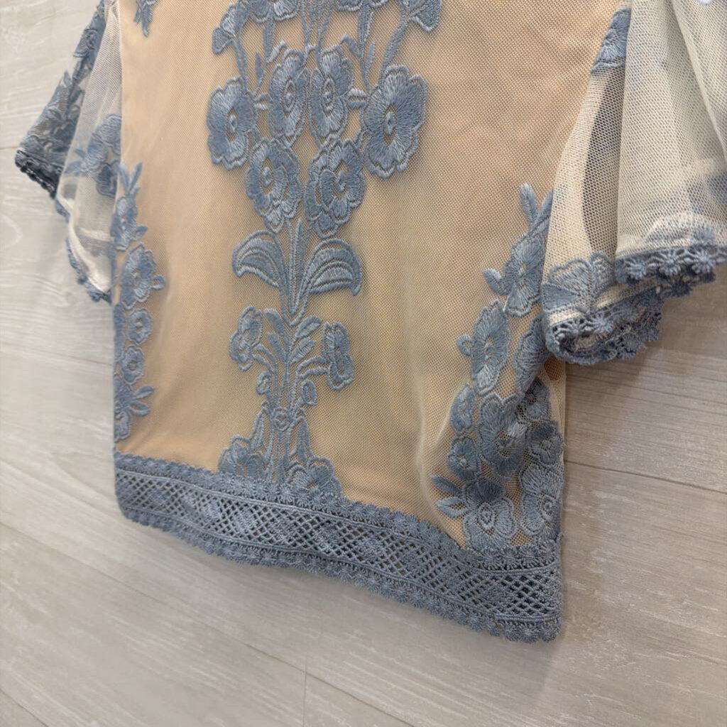Altar'd State Blue/ Beige Embroidered Cropped Short Sleeve Top Extra Small