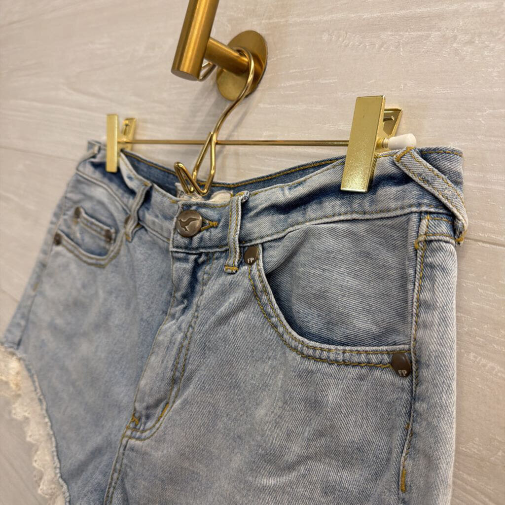 Free People Light Wash Crochet Hem Denim Shorts 26