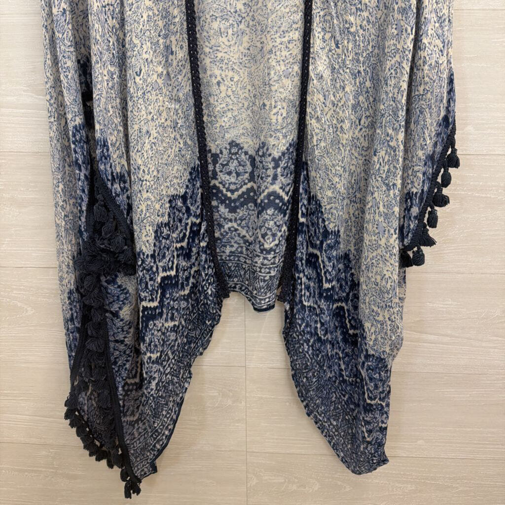 D and Y White/ Blue Print Open Front Kimono Top One Size