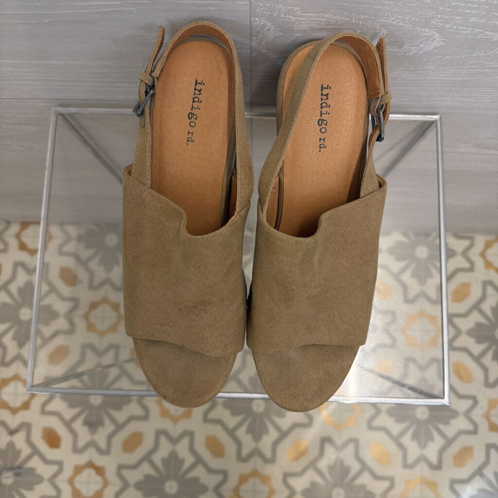 Indigo Rd Beige Suede Platform Black Heels 10