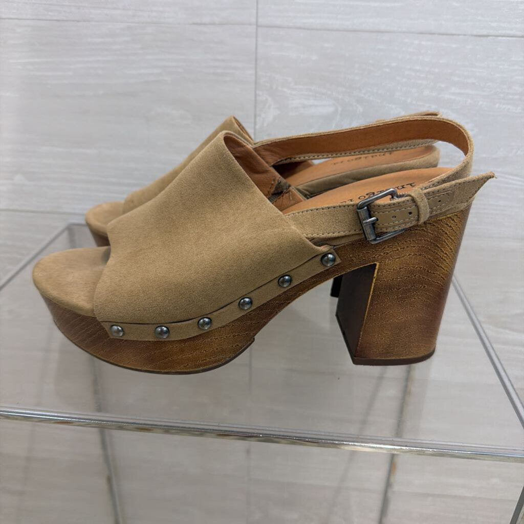 Indigo Rd Beige Suede Platform Black Heels 10