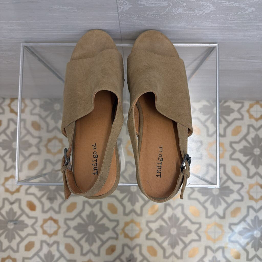 Indigo Rd Beige Suede Platform Black Heels 10