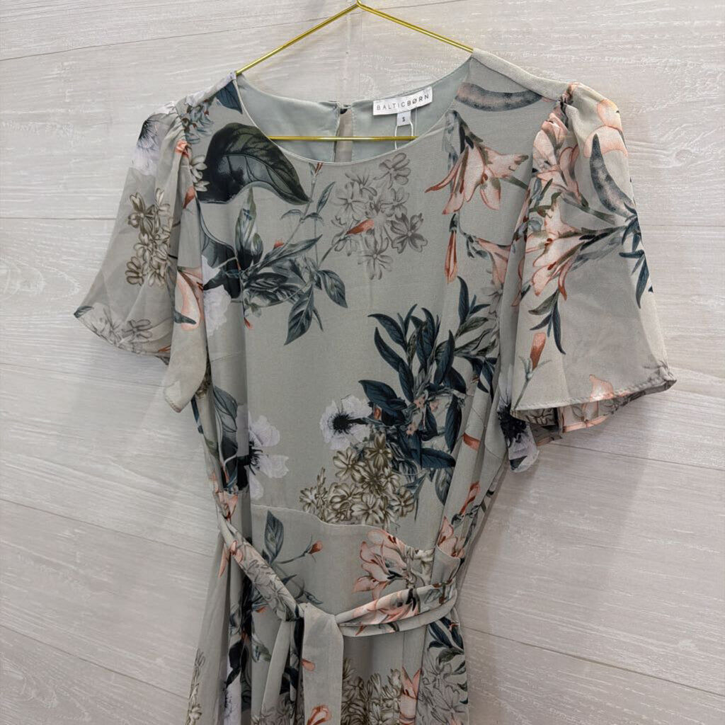 Baltic Born Grey/ Multi Floral Print Short Sleeve Tie Waist Maxi Dress Small