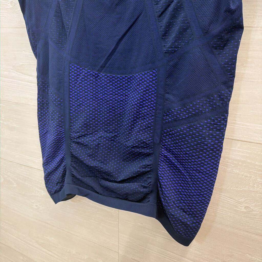 Athleta Blue Dot Print Short Sleeve Top Large