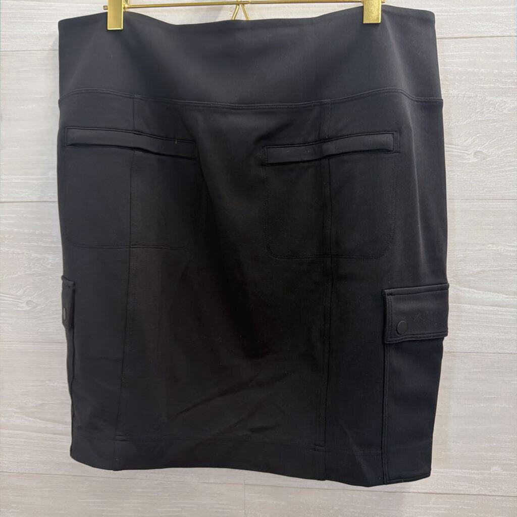 Athleta Black Side Pocket Skirt Large