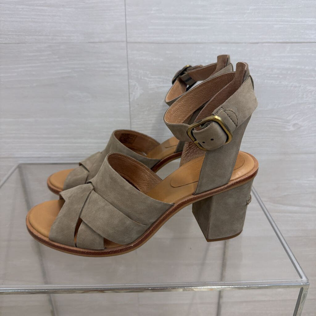 Ugg Beige Suede Sandra Sandal Heels 8.5