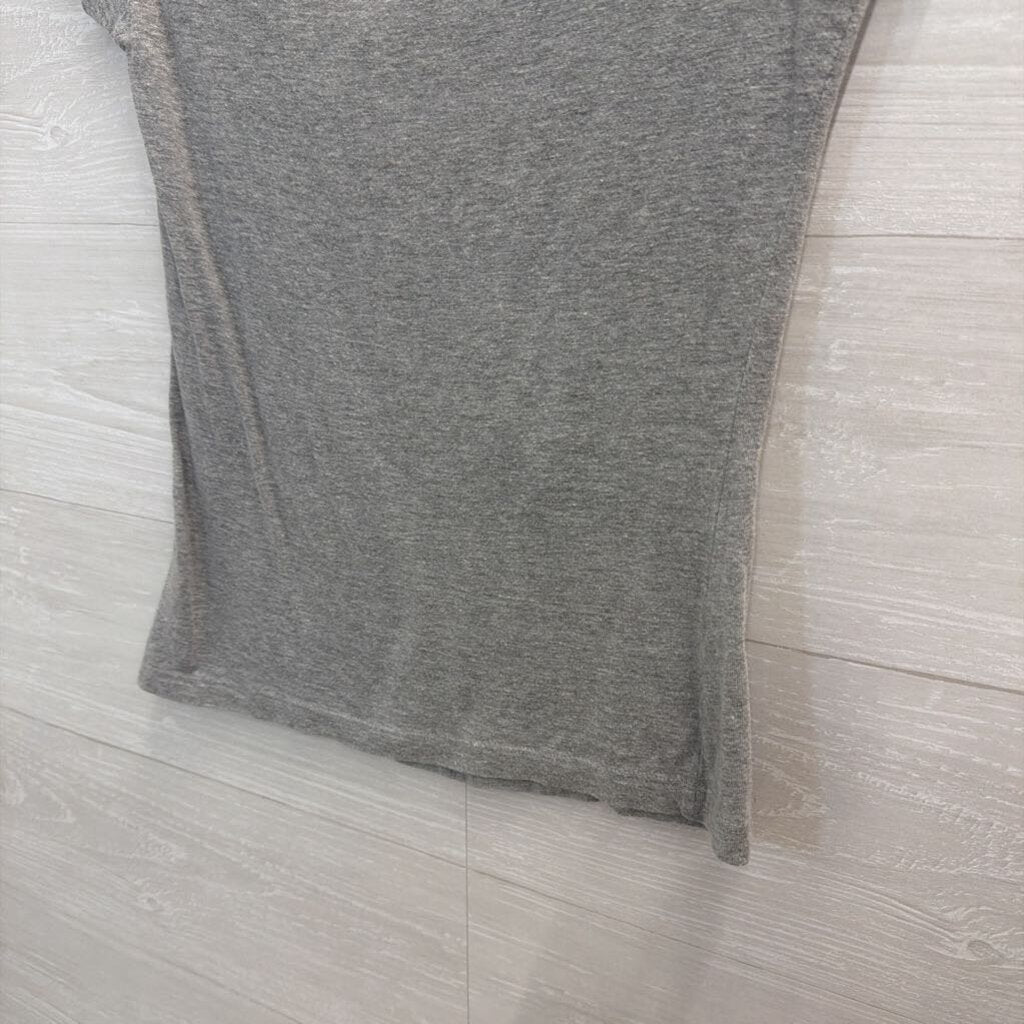 Grey/ Black 'Girls Can Be Anything' Short Sleeve Graphic Tee Medium