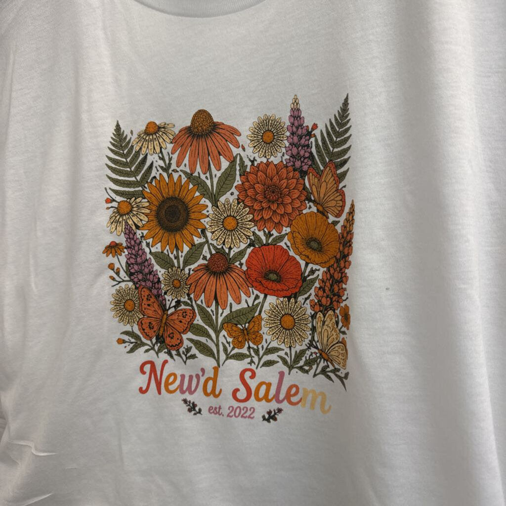New'd Floral Shop T-Shirt Extra Small