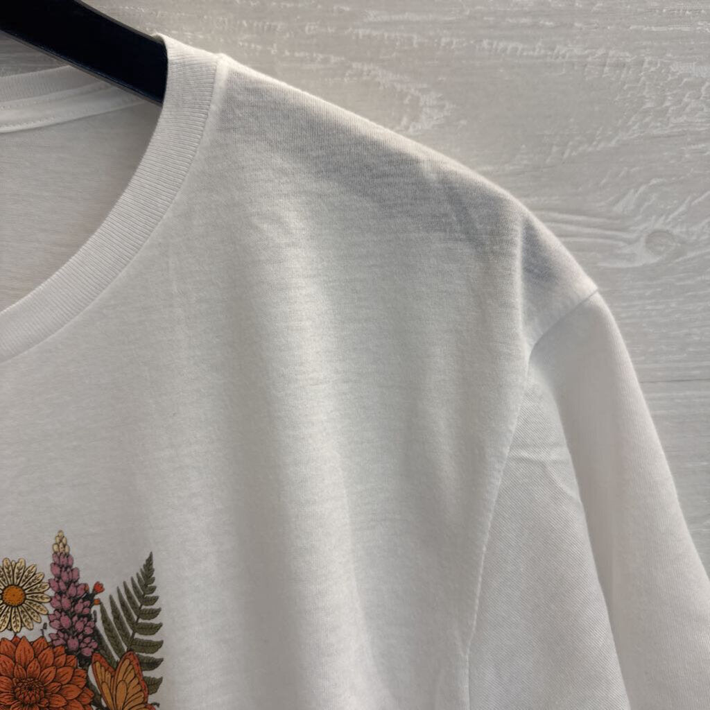 New'd Floral Shop T-Shirt Extra Small
