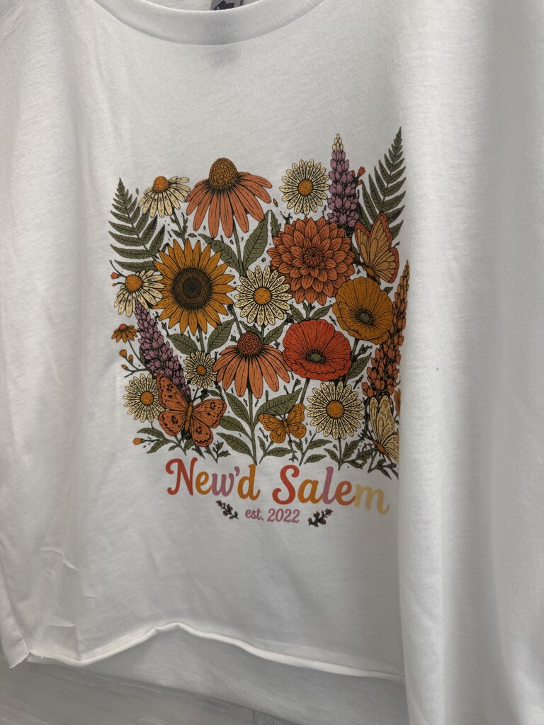 New'd Floral Shop T-Shirt Small